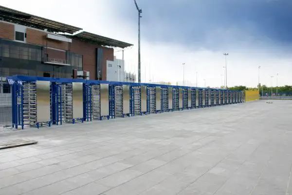 ia-full-height-turnstile-entrance-line ia-full-height-turnstile-entrance-line